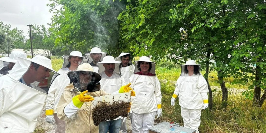 EÜ Ruh Sağlığı Merkezi hastaları ‘arıcılık’ eğitimlerini başarı ile tamamladı