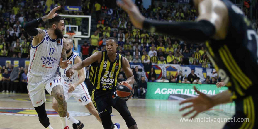 Euroleague’de Türk derbisini Fenerbahçe kazandı