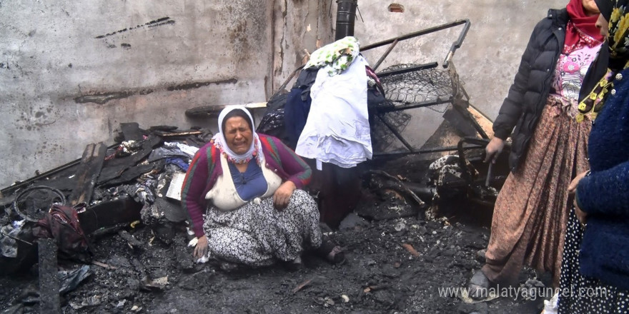 Evi kül oldu, yanan odasında gözyaşlarına boğuldu