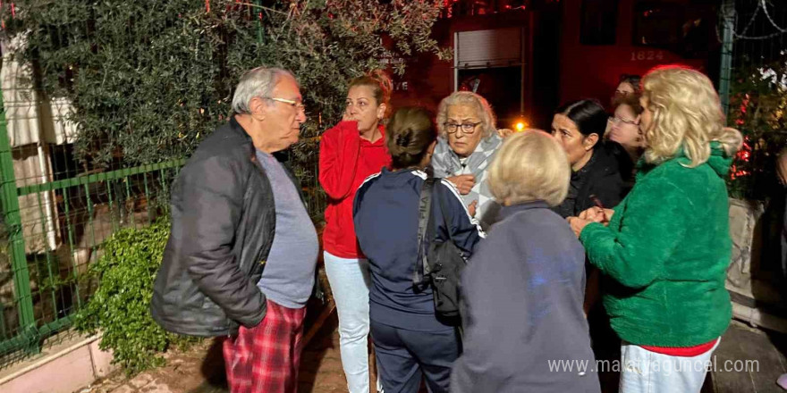 Evi yanan yaşlı kadın, canını zor kurtardı