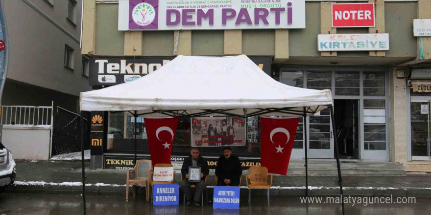 Evlat nöbetindeki baba: “Yahudilere askerlik yapmayın”