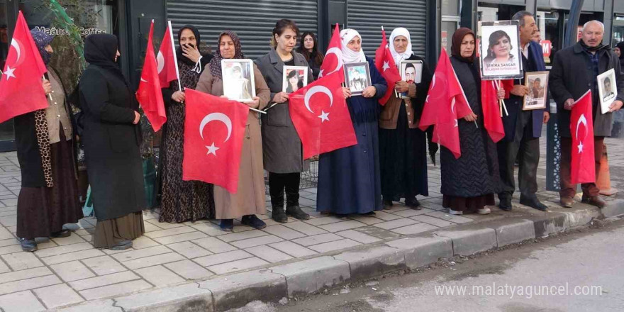 Evlatları dağa kaçırılan anne ve babalardan çocuklarına umutlu çağrı