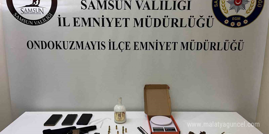 Evlerinde uyuşturucu ele geçirilen 2 kişi gözaltına alındı