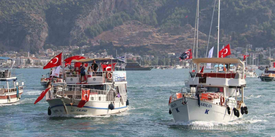 Fethiye’de Cumhuriyet coşkusu denizde de yaşandı