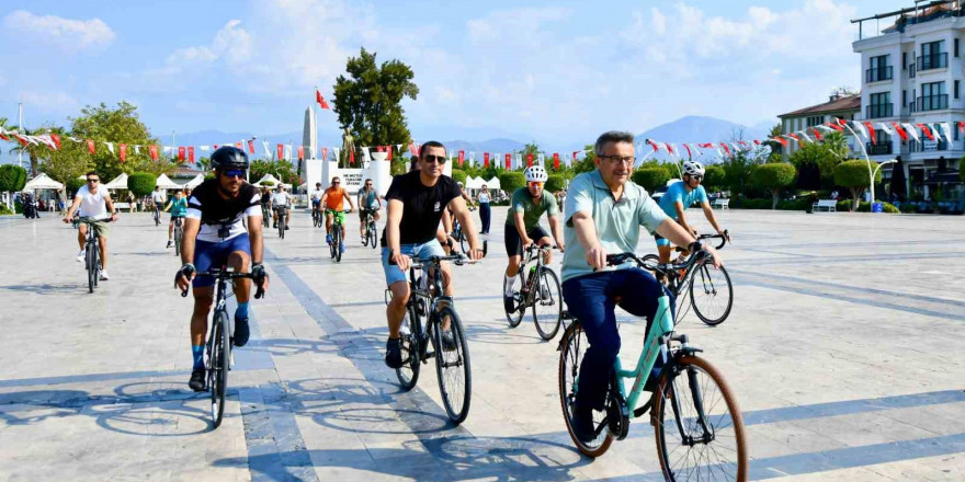 Fethiye’de temiz hava ve sağlıklı yaşam için pedalladılar