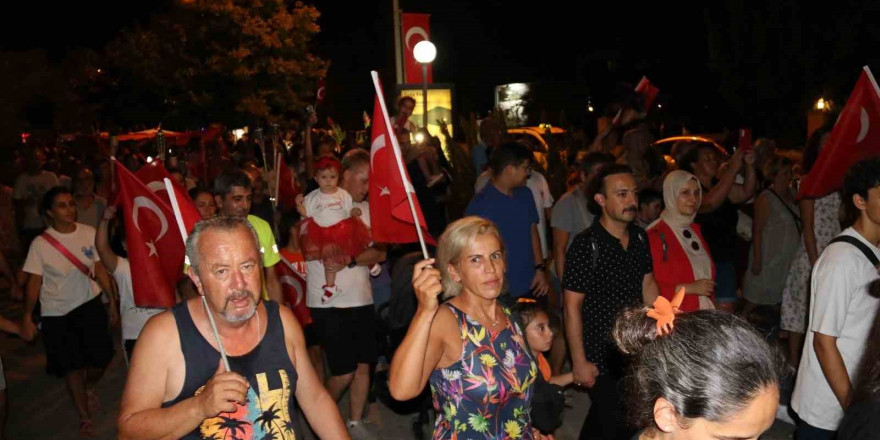 Fethiye’de Zafer Alayı coşkulu geçti