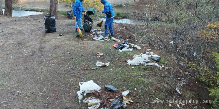 Fethiye’deki Çırpı Mesire Alanı, belediye ekiplerince temizlendi