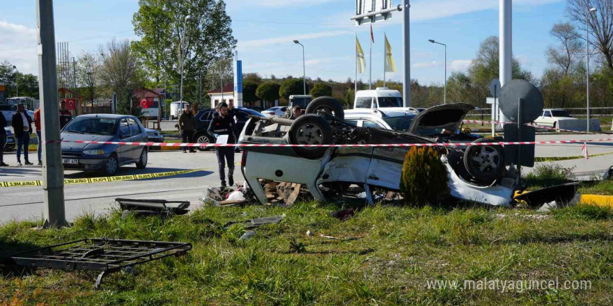 Fiat Tofaş marka otomobilin altında kalan sürücü feci şekilde can verdi