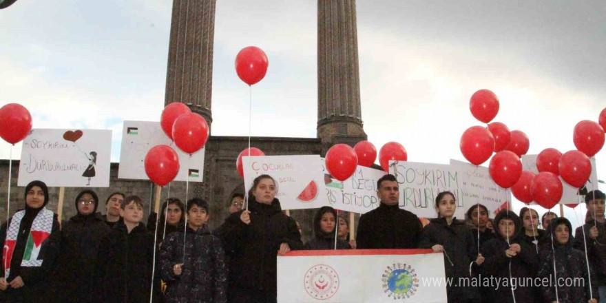 Filistinli çocuklara destek için balon uçurdular