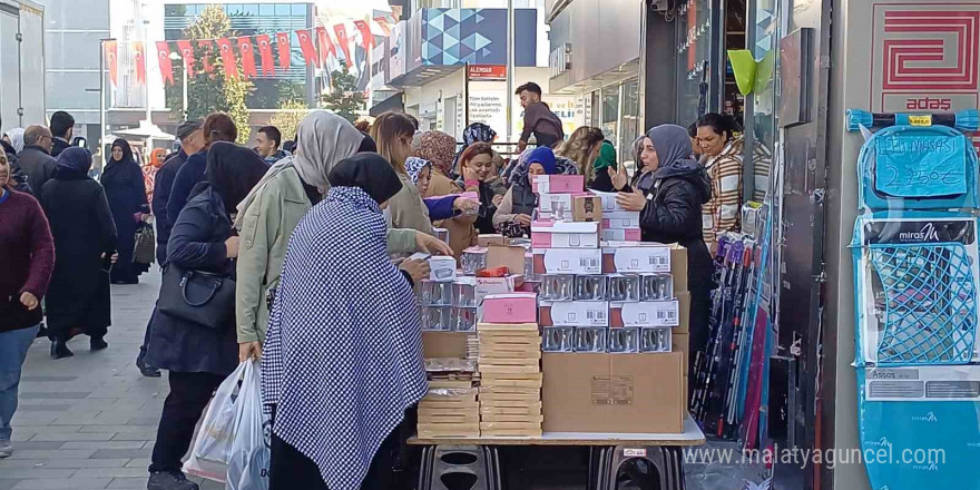 Fiyatı ucuz ürünler izdihama neden oldu