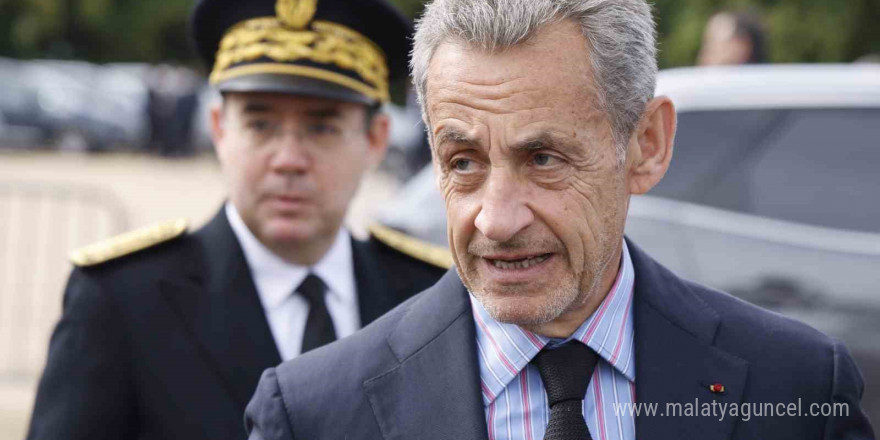 Fransa Yüksek Mahkemesi, Sarkozy’nin yolsuzluk davasında verilen hapis cezasını onadı