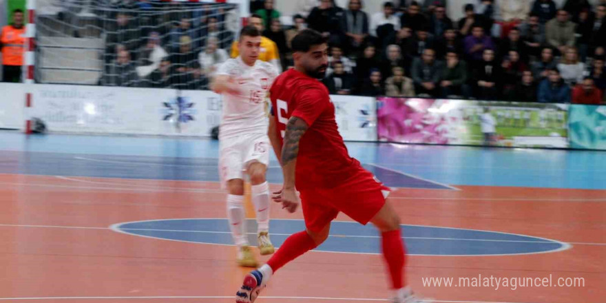 Futsal Milli Takımı grup elemelerine mağlubiyetle başladı