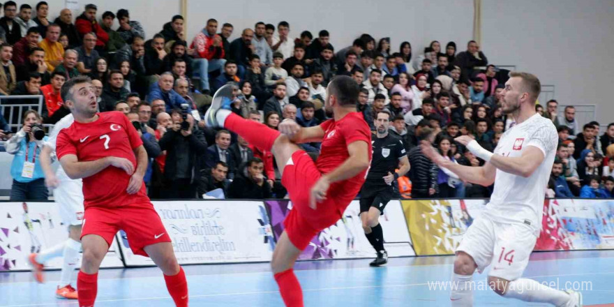 Futsal Milli Takımı grup elemelerine mağlubiyetle başladı