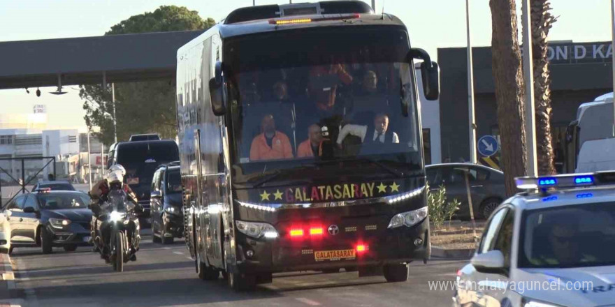 Galatasaray kafilesi Antalya’ya geldi