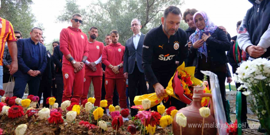 Galatasaray yönetimi ve futbolcular, Yiğit Kurt’un mezarını ziyaret etti