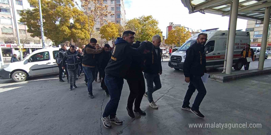 Galericinin öldüğü silahlı kavganın zanlıları adliyeye sevk edildi