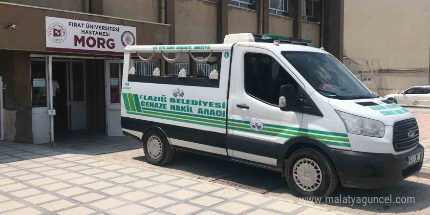 Gassal mezardan çıkartıp yıkadı