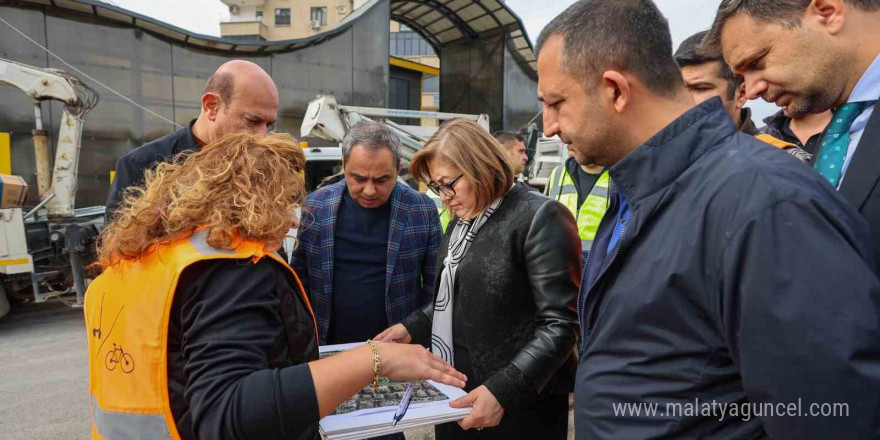 Gaziantep Büyükşehir, Tugay Köprülü Kavşağı’nda şerit arttırma çalışmalarına başladı