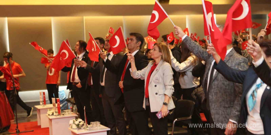 Gaziantep Kolej Vakfı’nda Cumhuriyet’e yakışır kutlama