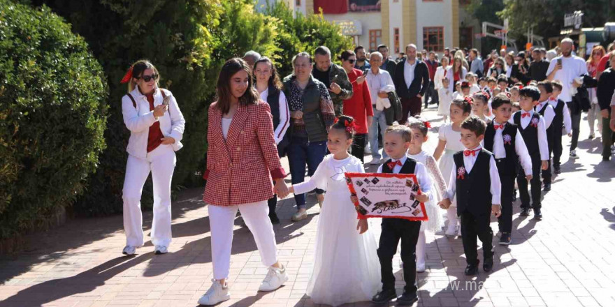 Gaziantep Kolej Vakfı’nı Cumhuriyet coşkusu sardı