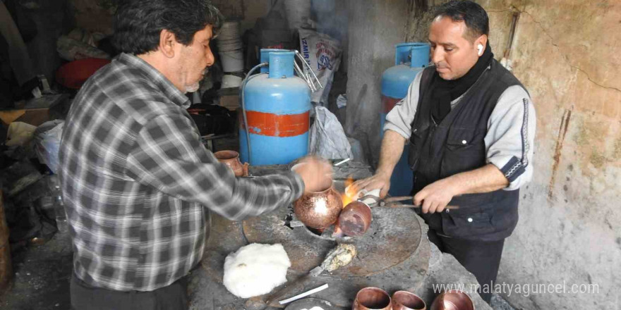 Gaziantep’in son kalaycı ustaları mesleklerini yaşatmaya çalışıyor