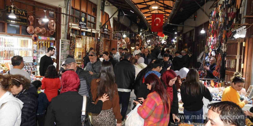 Gaziantep’in tarihi mekanları ara tatilde turist akınına uğradı