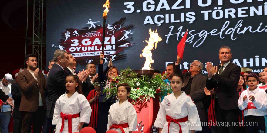 Gaziantep’te ’3. Gazi Oyunları’ görkemli törenle başladı