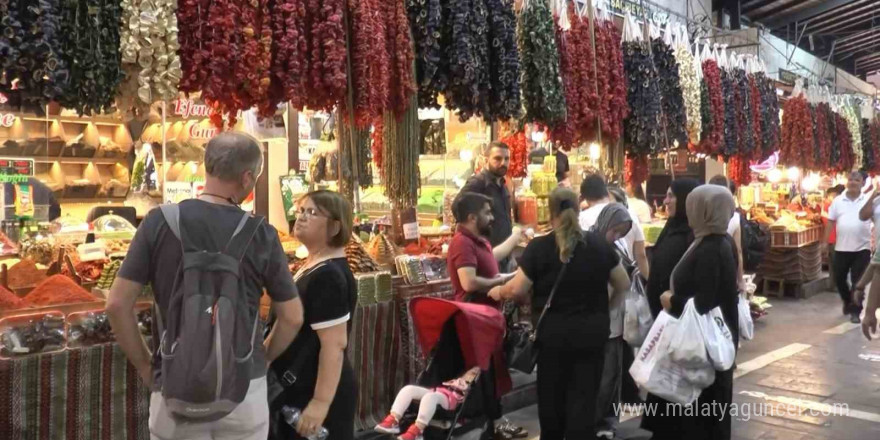 Gaziantep’te kışlık lezzetler tezgahlardaki yerini aldı