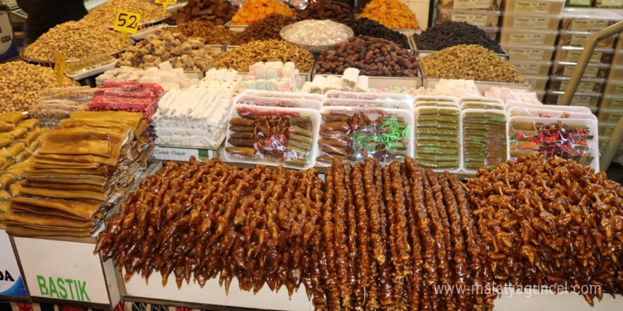 Gaziantep’te kışlık lezzetler tezgahlardaki yerini aldı