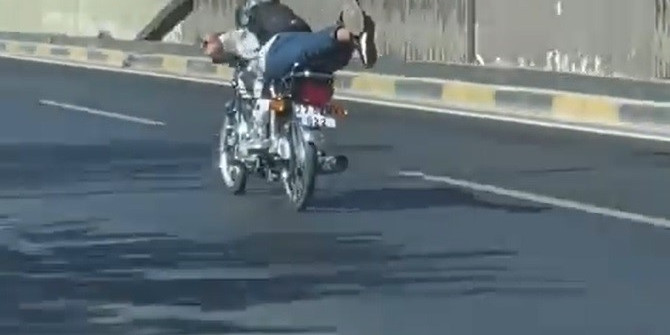 Gaziantep’te motosiklet üzerinde tehlikeli hareket