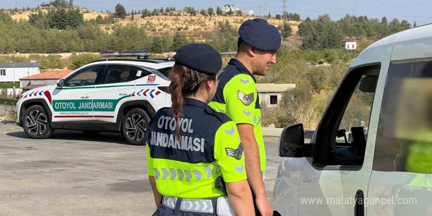 Gaziantep’te otoyol jandarması 22 araçla göreve başladı