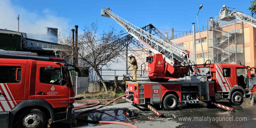 Gaziosmanpaşa’da korkutan yangın: Dumanlar kilometrelerce uzaktan görüldü