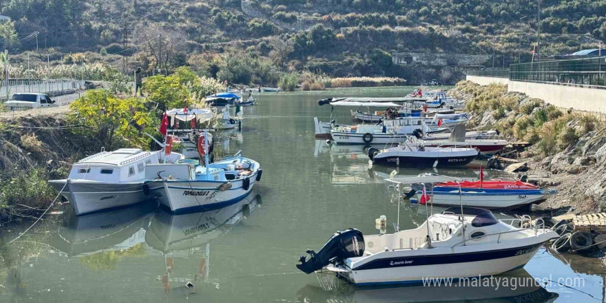 Gazipaşalı balıkçılar tekneleri için çözüm bekliyor