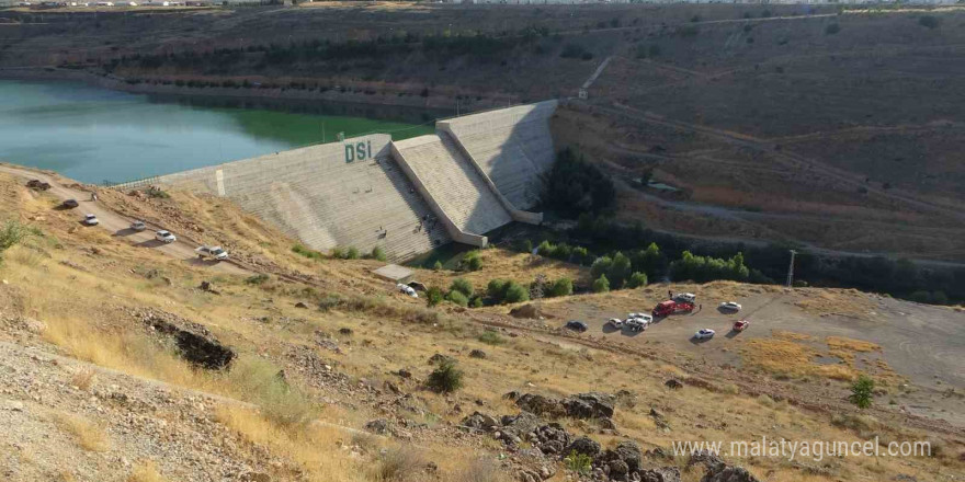 Geçirdiği boğulma tehlikesi sonrası kurtulamayacağı söylenen genç yaşama tutundu