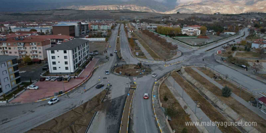 Geçit Yerleşkesi Dönel Kavşağı yapımı çalışmalarında sona gelindi