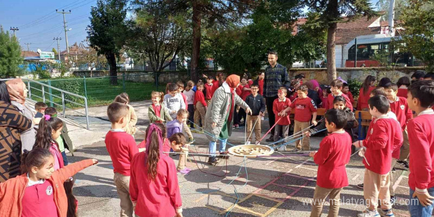 Geleneksel çocuk oyunları etkinliği başladı