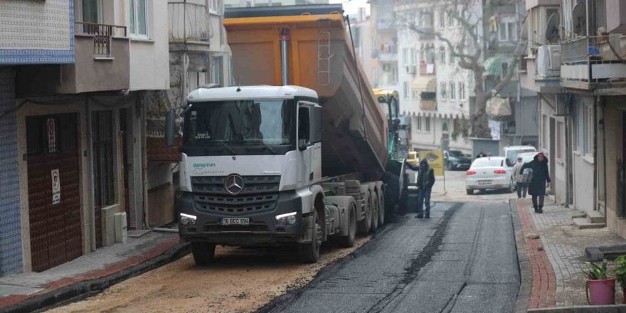 Gemlik Belediyesi’nden Alemdar Caddesi’ne estetik dokunuş