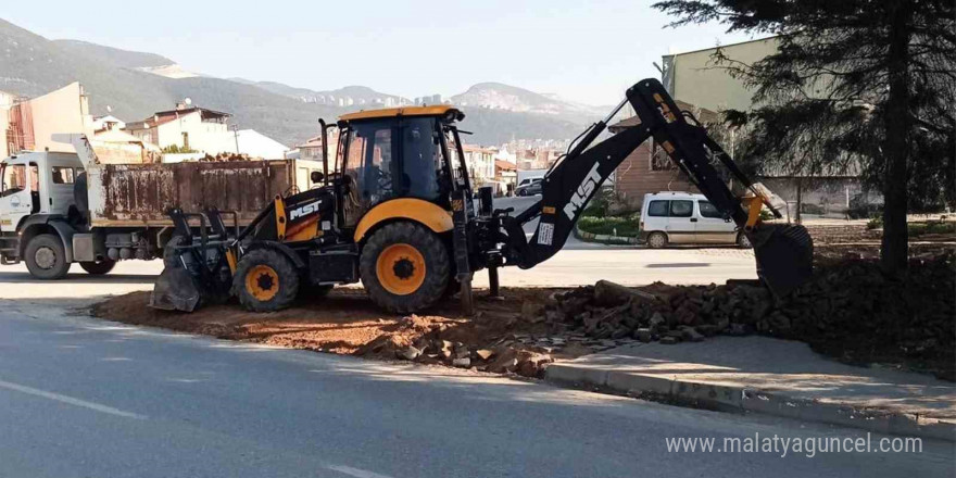 Gemlik Belediyesi’nden asfalt ve kaldırım atağı