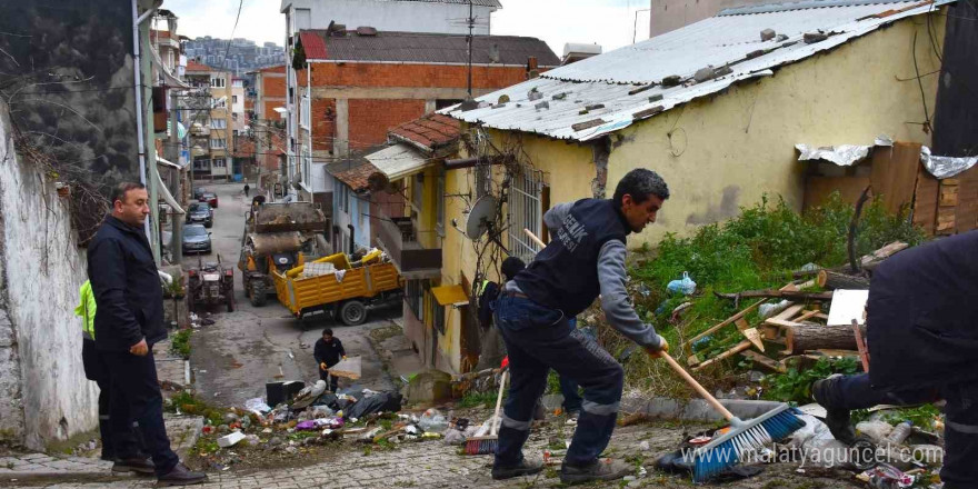 Gemlik dip bucak temizleniyor