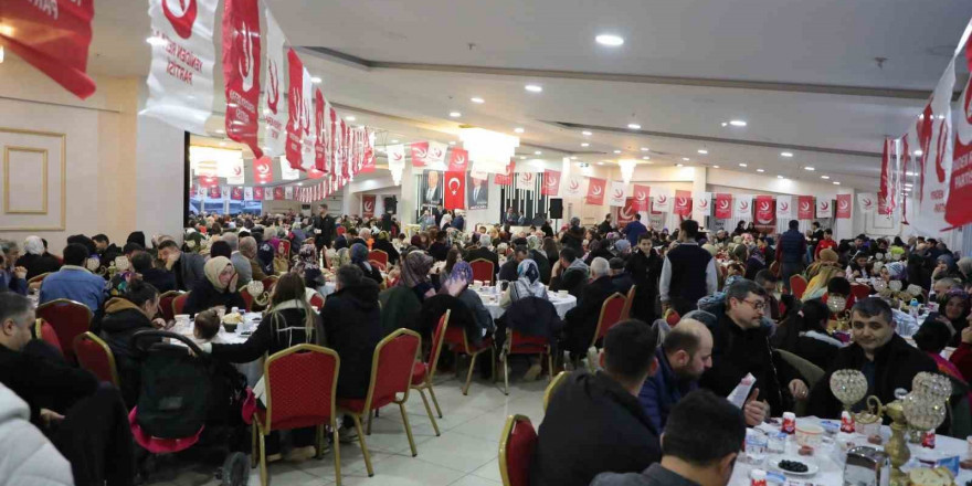 Gemlik’te Yeniden Refah iftarına ilgi