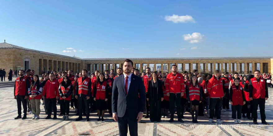 Genç Kızılay Gönüllüleri’nden Anıtkabir ziyareti