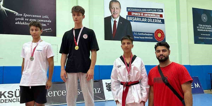 Gençler Kayseri Taekwondo şampiyonası yapıldı