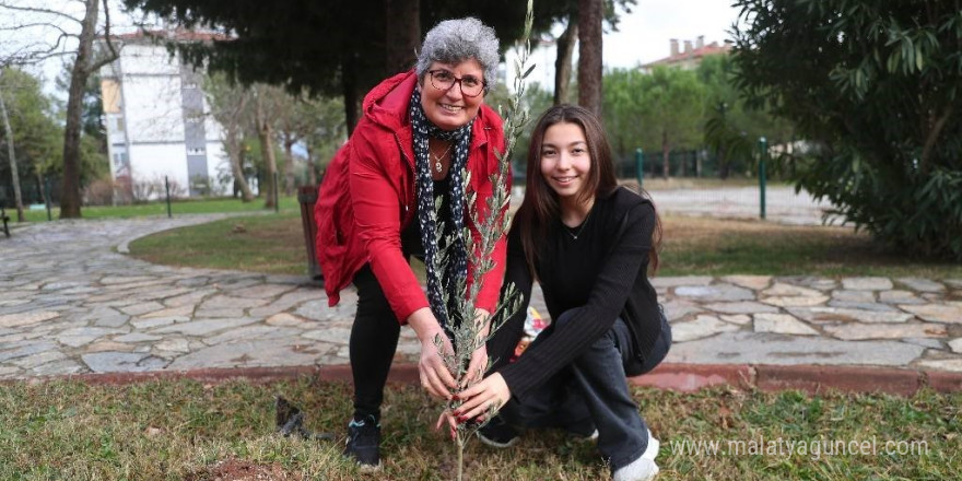 Gençlerden Merkezefendili büyüklere anlamlı ziyaret