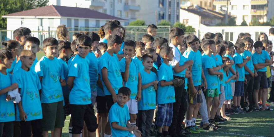 Genç’te yaz spor okullarının açılışı yapıldı