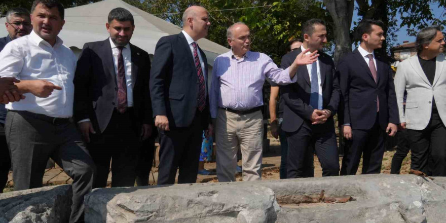 Genel Başkan İleri Konuralp antik kentinde kazı çalışmaları inceledi