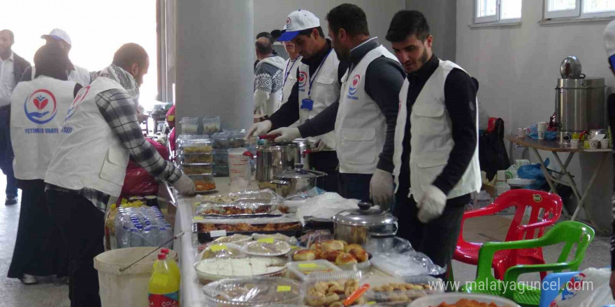 Gercüş’te Filistinliler yararına yardım etkinliği