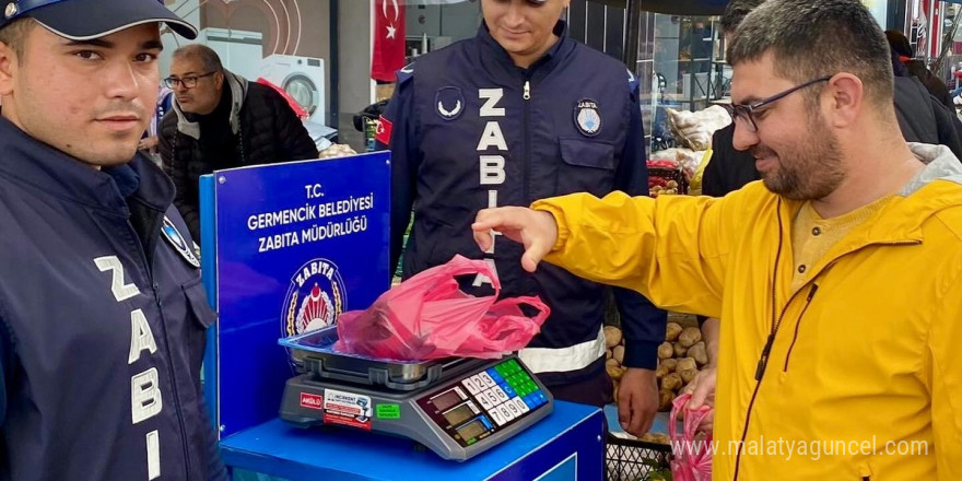 Germencik’te pazar yerlerinde başlatılan tartı uygulaması sürüyor