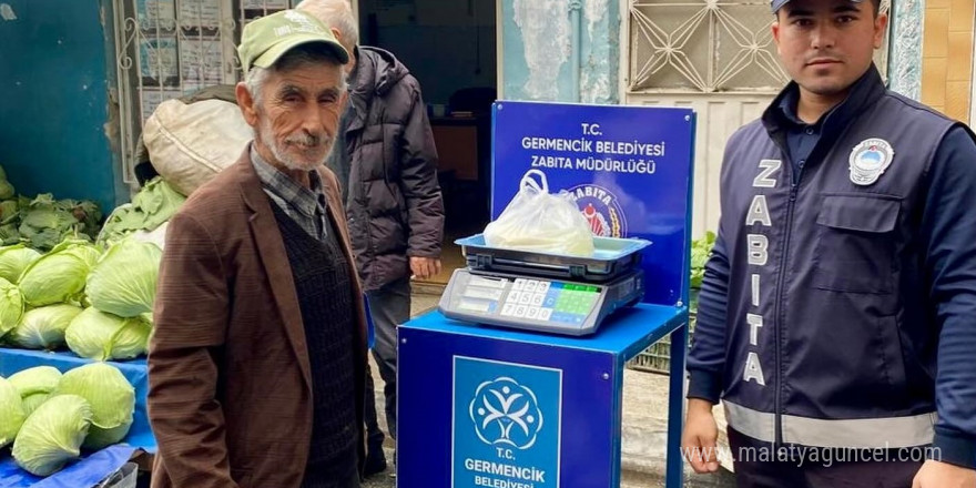 Germencik’te pazar yerlerinde başlatılan tartı uygulaması sürüyor