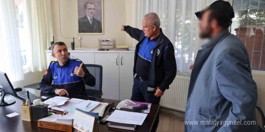 Gezgin dilenci trenle geldiği Konya’da üzerinden çıkan paralarla pes dedirtti