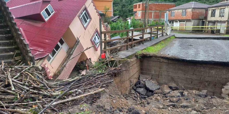 Giresun’da şiddetli yağışlar sel ve heyelanlara neden oldu